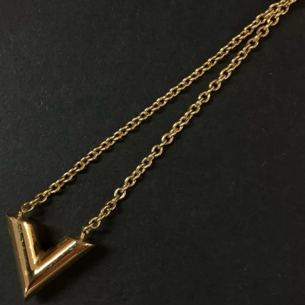 Louis Vuitton Gold ‘V’ Necklace - Picture 6 of 7
